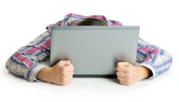 Laptop Frustratie - iStock-453783889 Laptop Frustratie - iStock-453783889